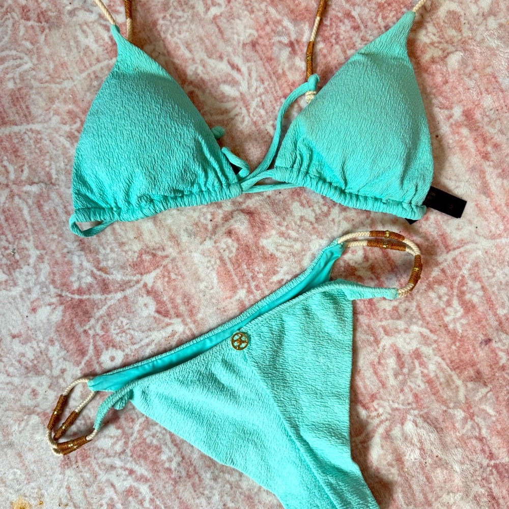 Turquoise bikini set. Vix Paulahermanny